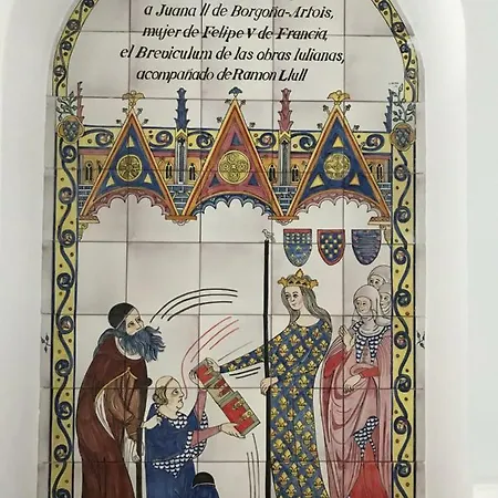 Estudios Ramon Llull Appartement *