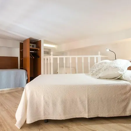 Estudios Ramon Llull Apartment *
