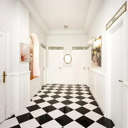 Estudios Ramon Llull Appartement