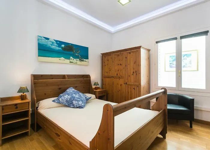 Estudios Ramon Llull Lejlighed