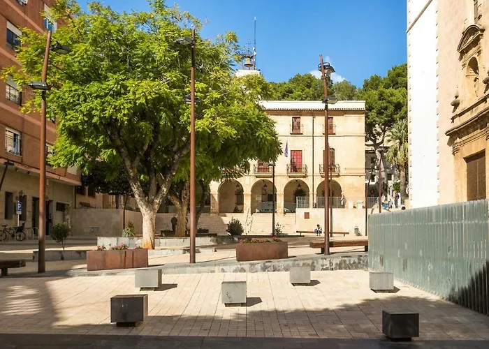 Estudios Ramon Llull