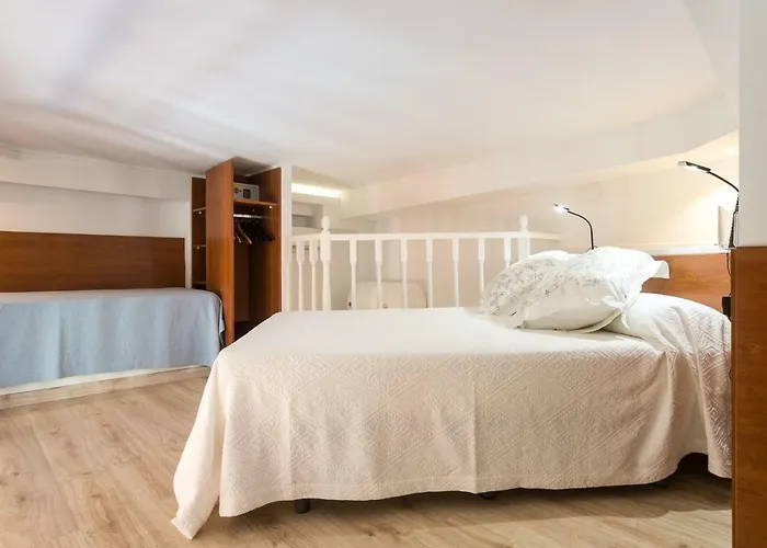 Estudios Ramon Llull Apartament *