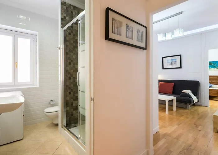 Estudios Ramon Llull Apartament *