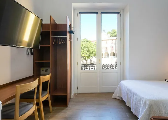 Estudios Ramon Llull Apartament *