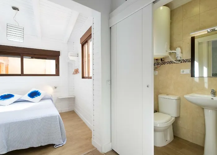 Estudios Ramon Llull Apartament *